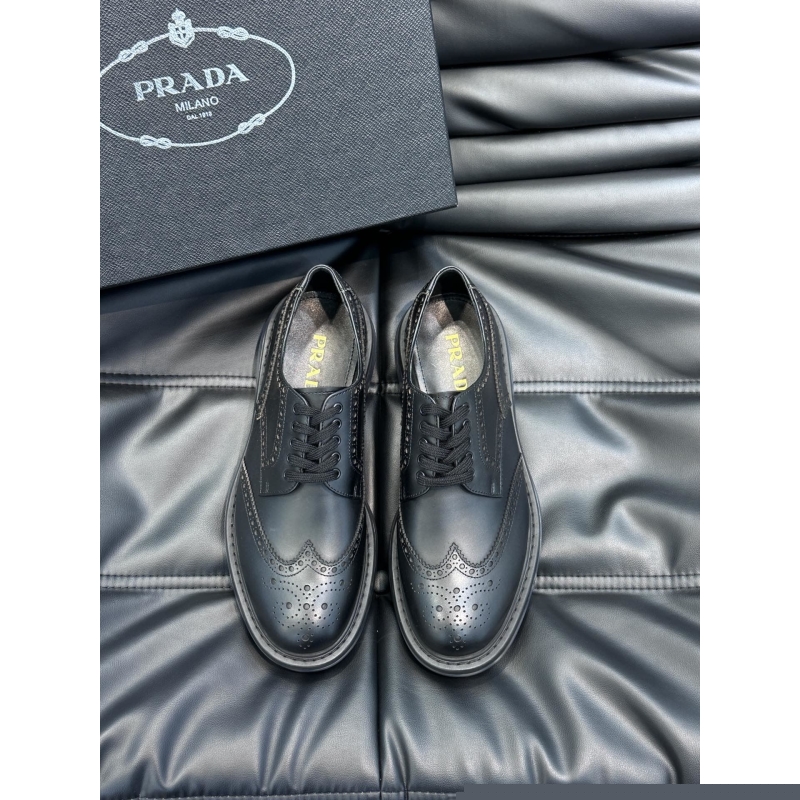 Pra*a leather shoes